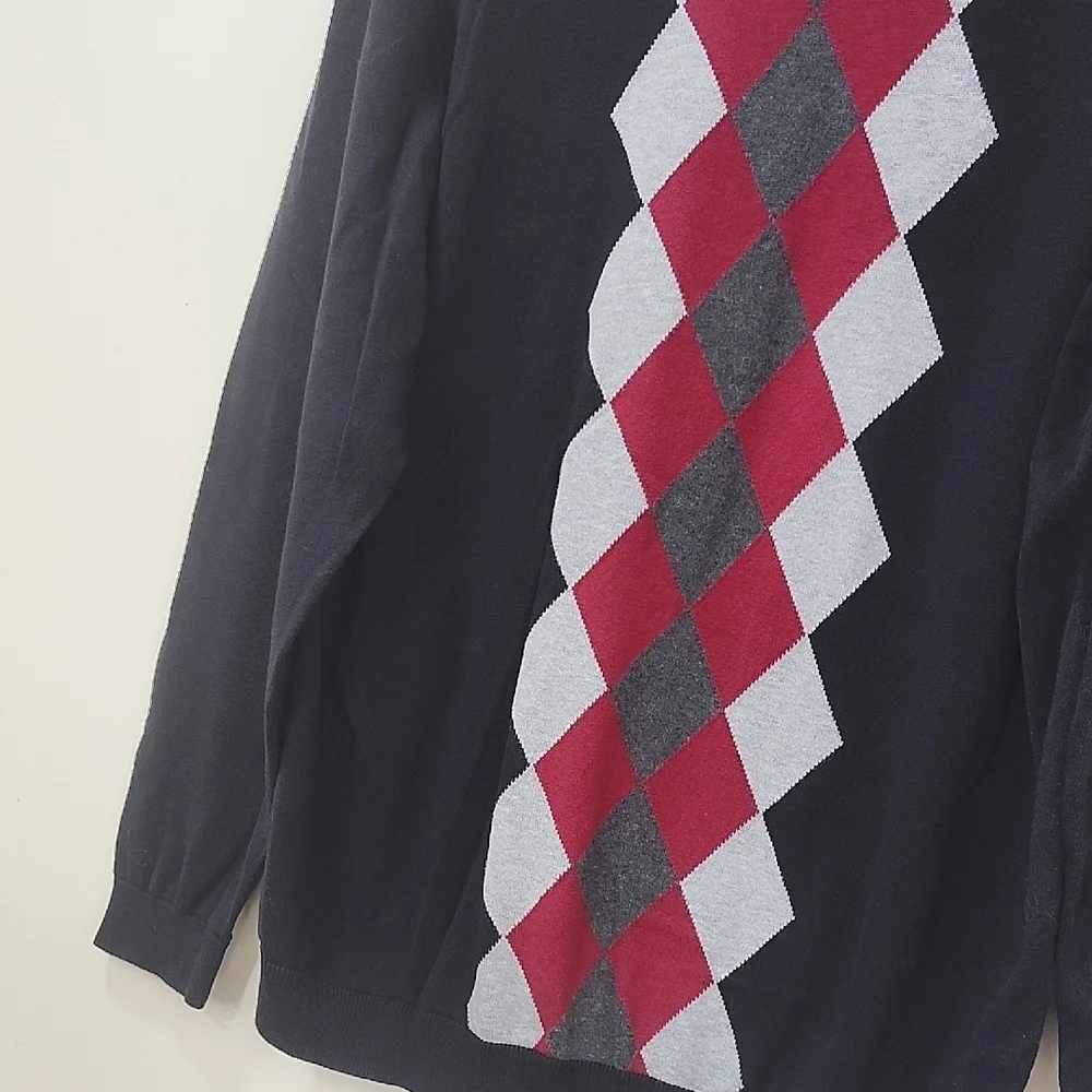 Axcess 100 % Cotton Crewneck Sweater with Argyle Pattern in Black, Red, and Gray